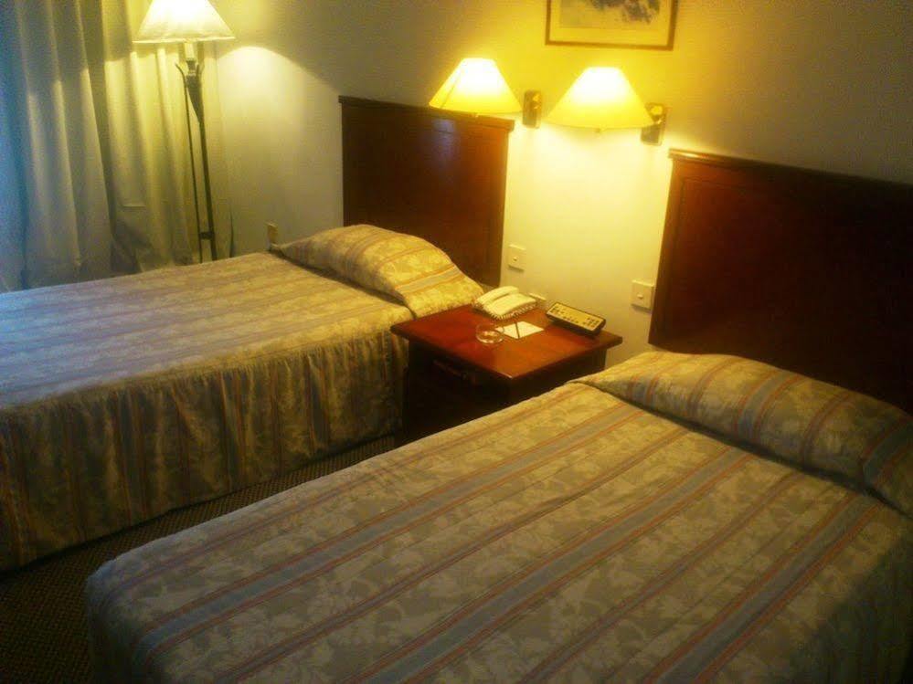 Gocos Hotel Klang Exterior foto